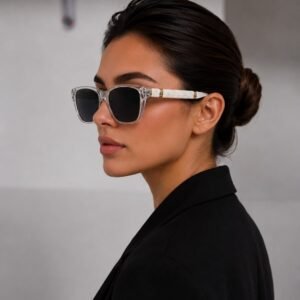نظارة شمسية زرقاء شفافة